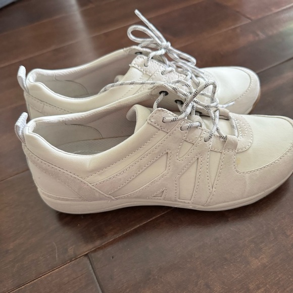 Dansko Hattie Women's White Leather Sneakers size 38 (8 US) - Picture 2 of 12